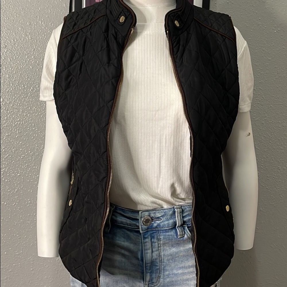 Black M/L Vest